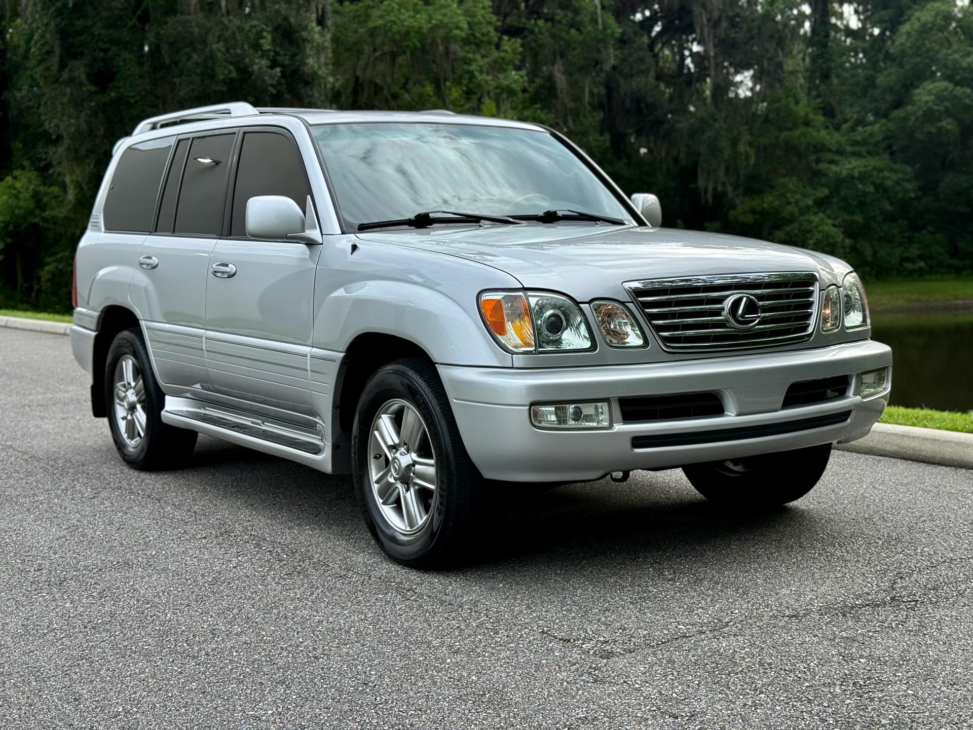 2006 Lexus LX 470 photo 9