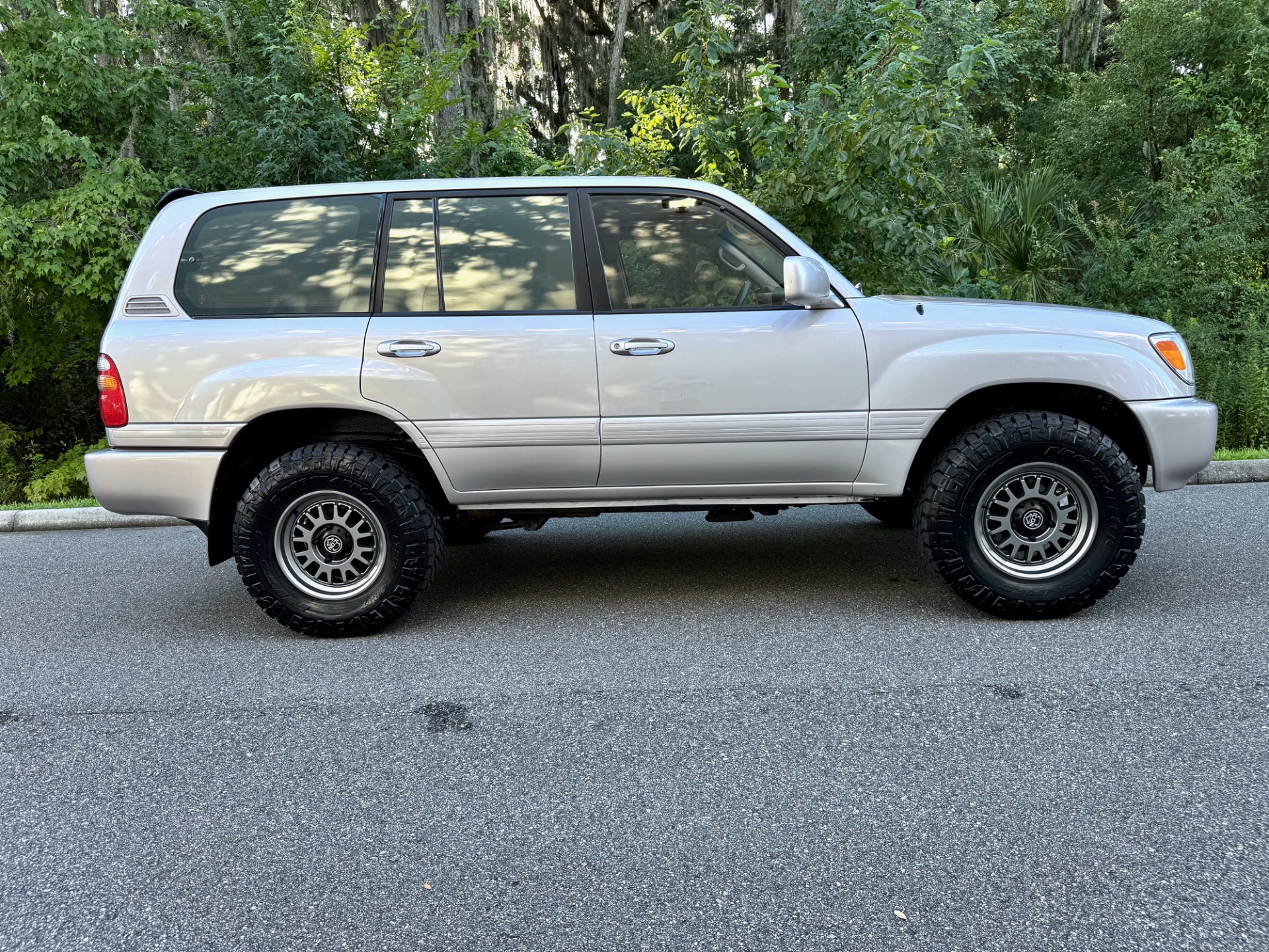 1998 Toyota Land Cruiser photo 8
