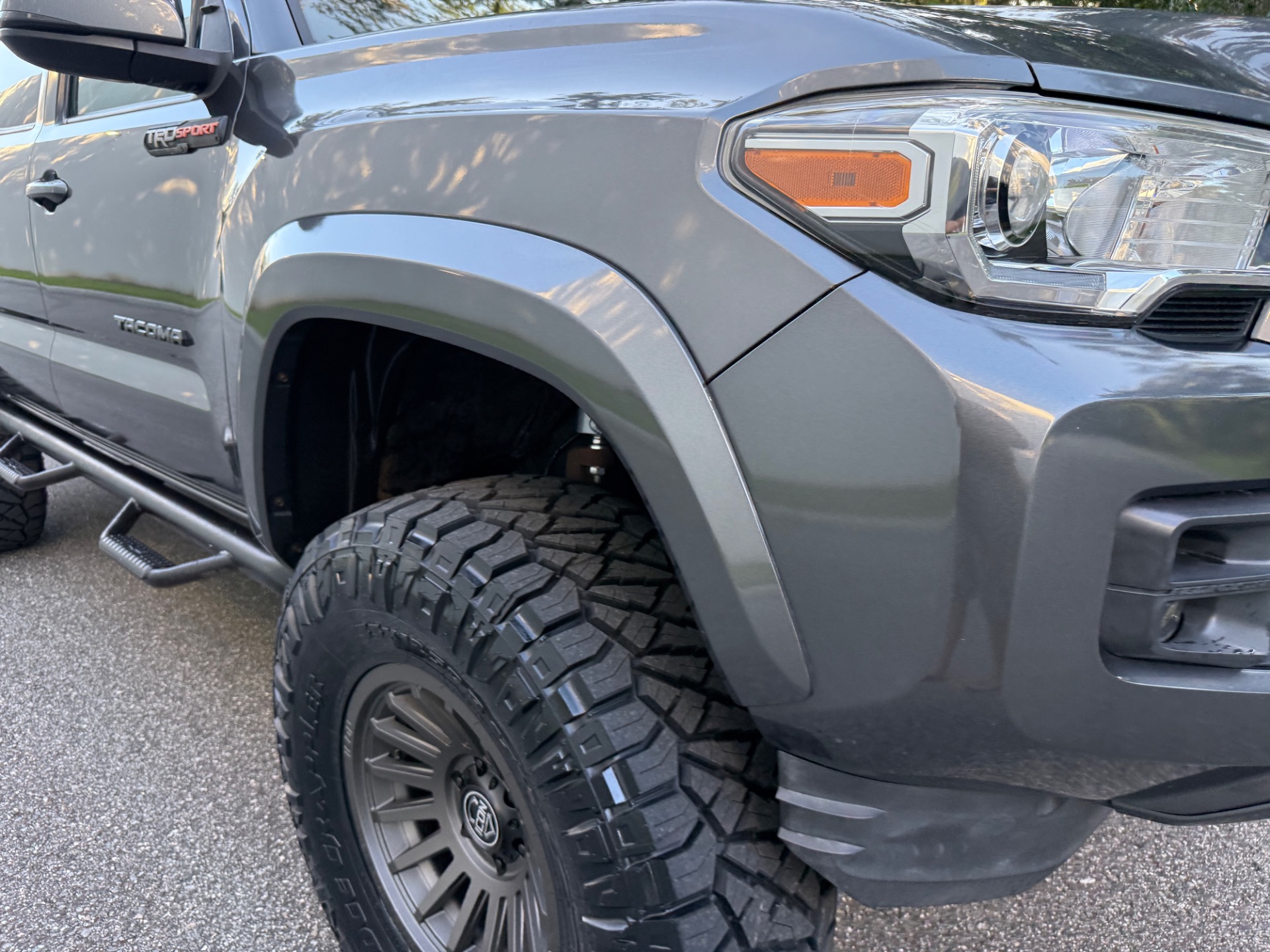 2016 Toyota Tacoma TRD Sport photo 18