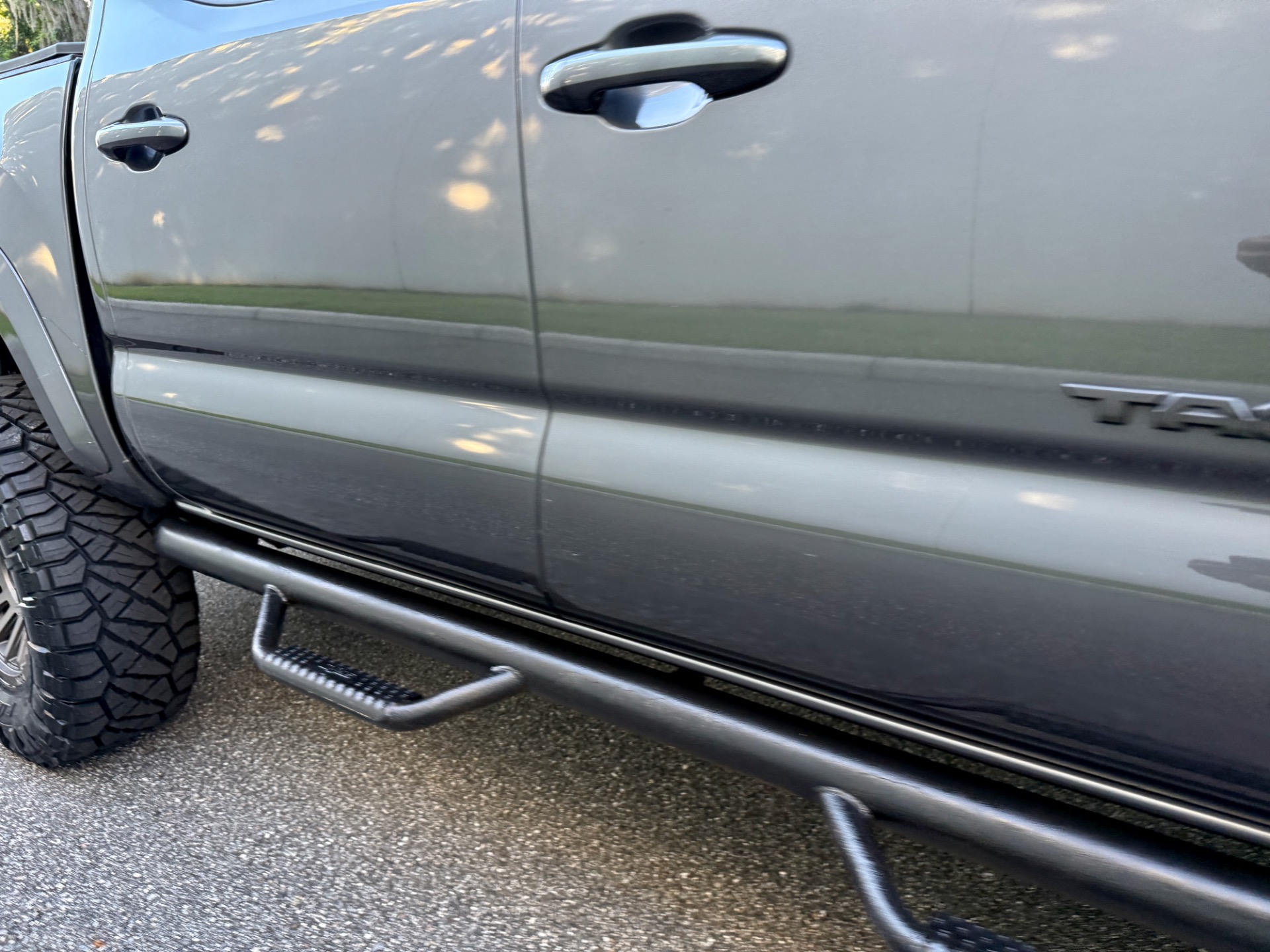 2016 Toyota Tacoma TRD Sport photo 19