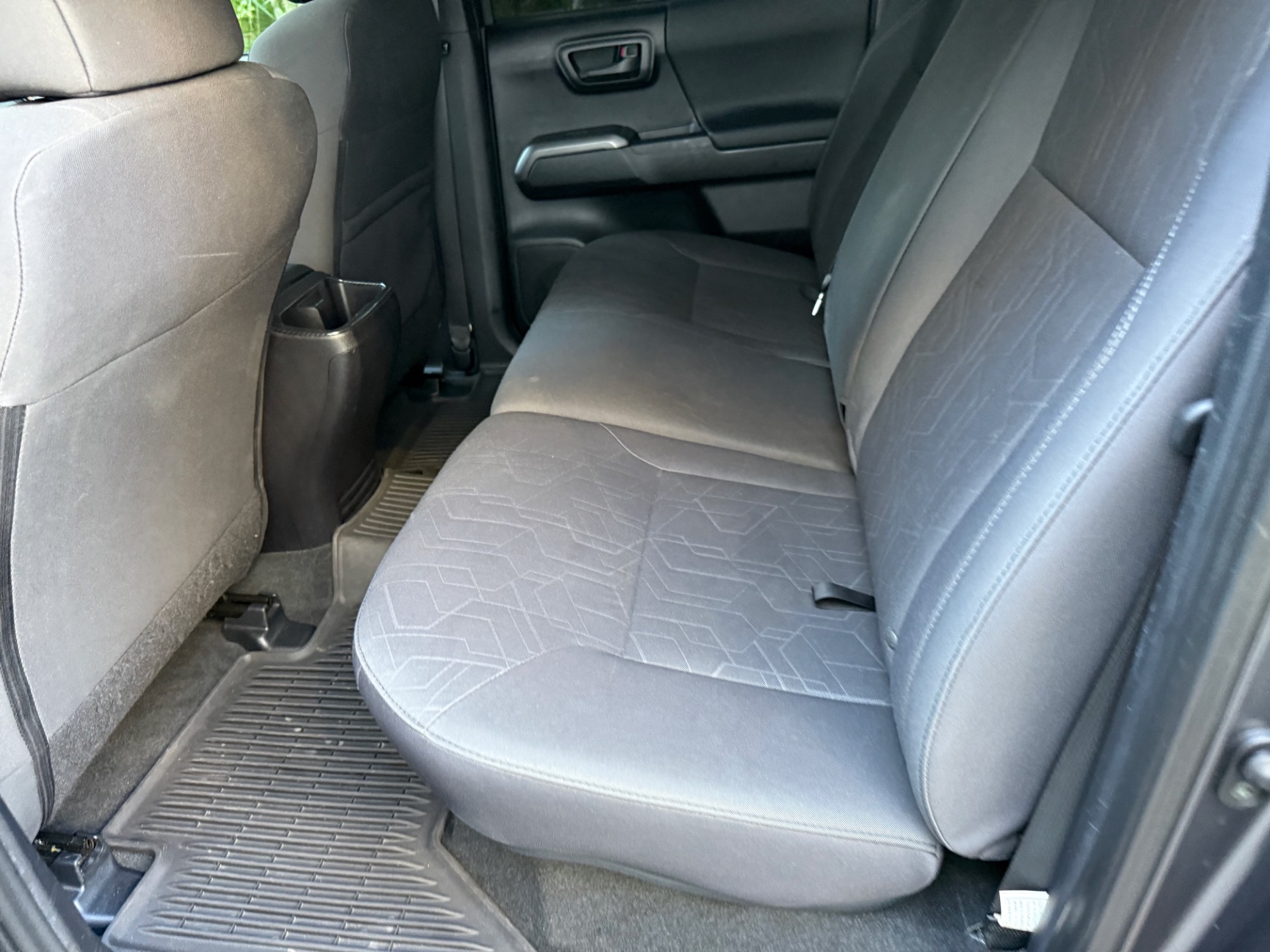 2016 Toyota Tacoma TRD Sport photo 26