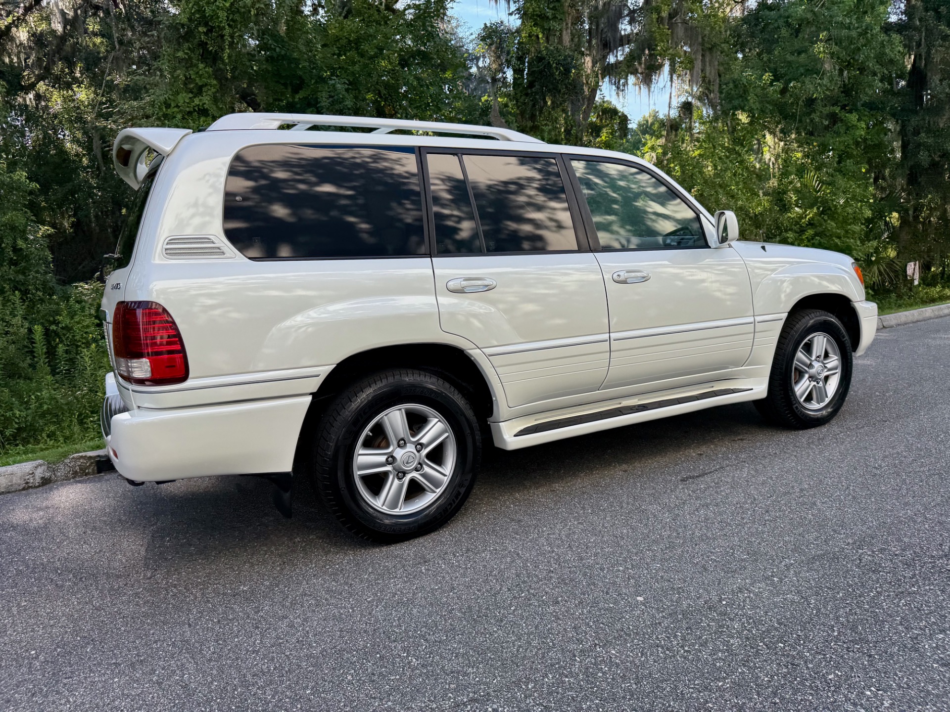 2006 Lexus LX 470 photo 14