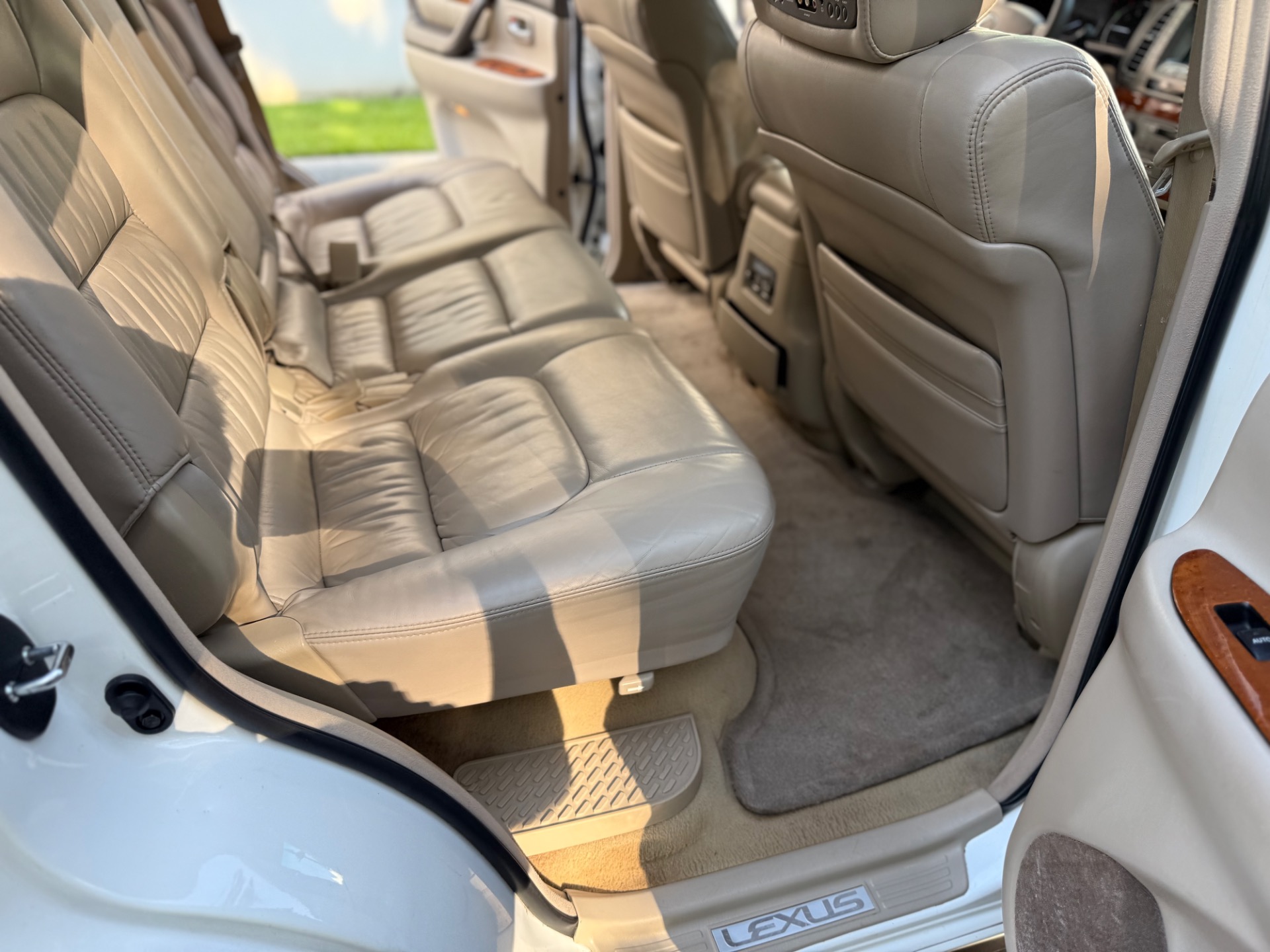 2006 Lexus LX 470 photo 25