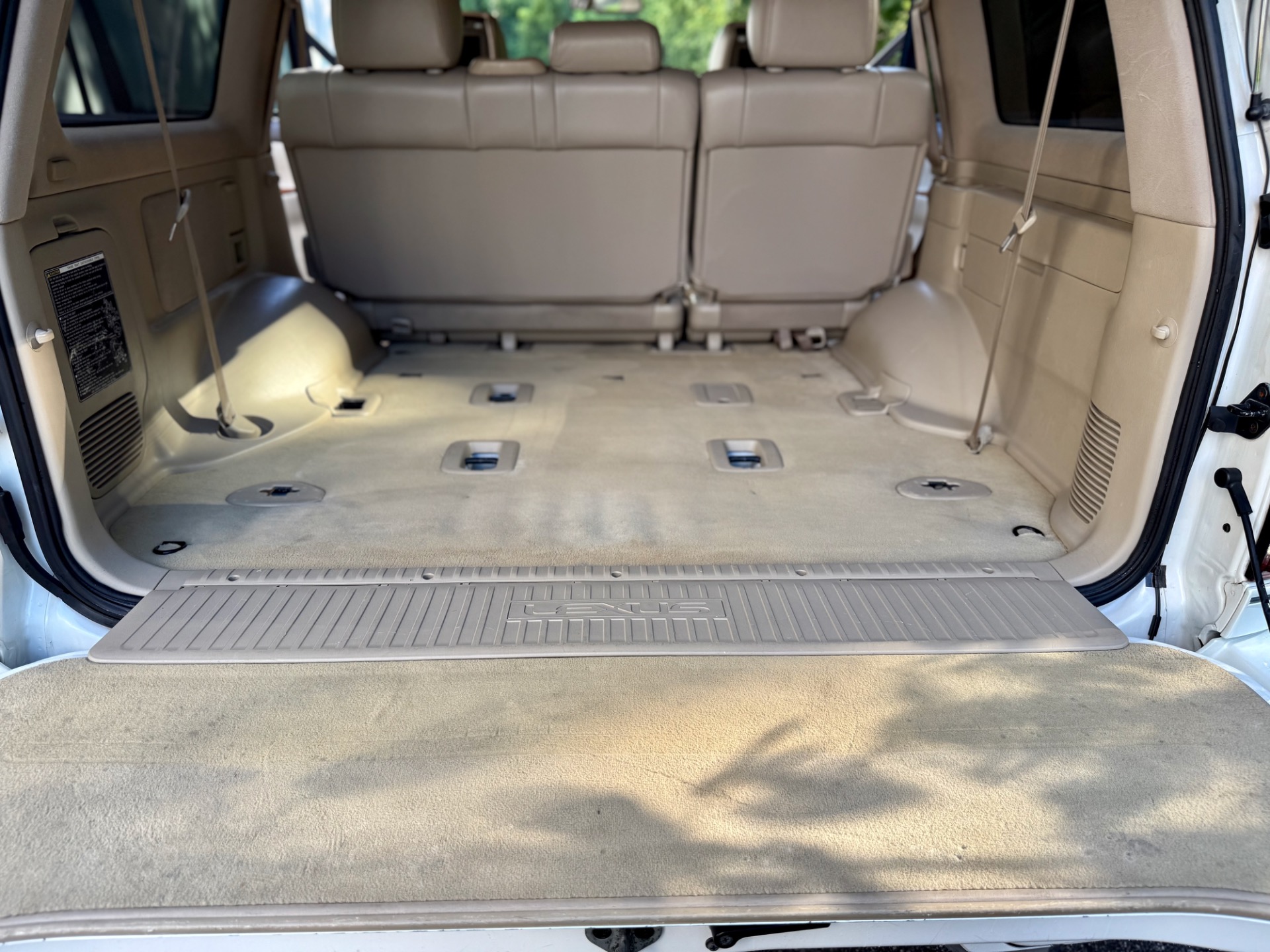2006 Lexus LX 470 photo 26