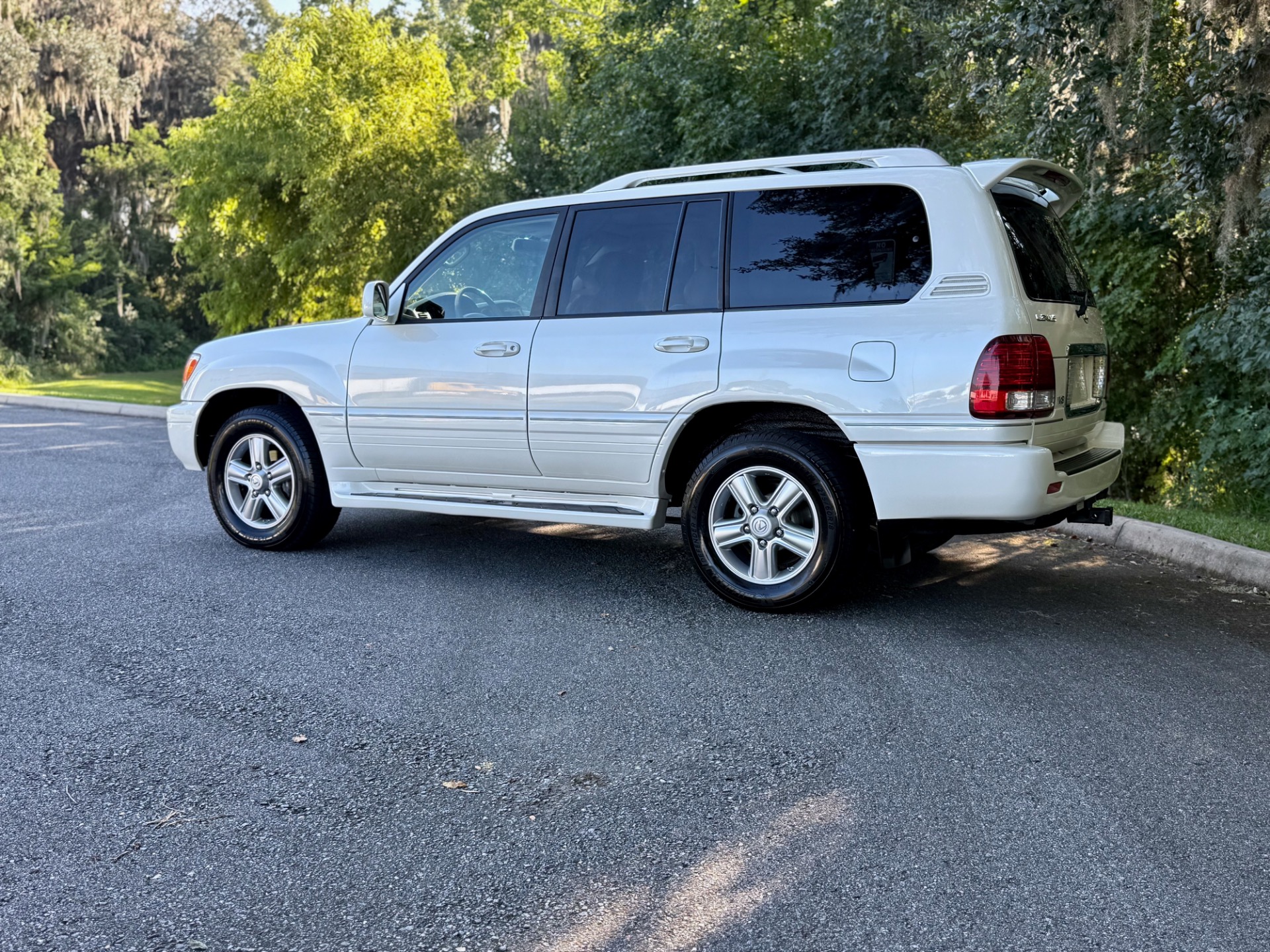 2006 Lexus LX 470 photo 6