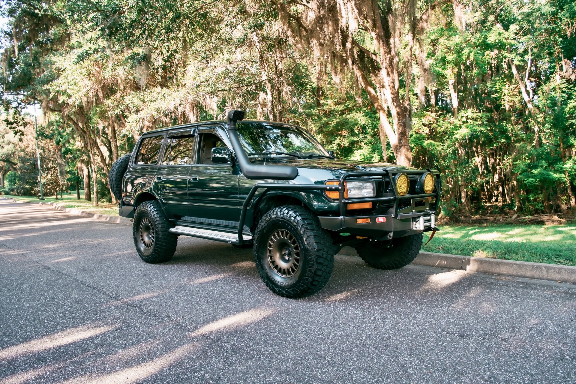 1996 Toyota Land Cruiser VX photo 2