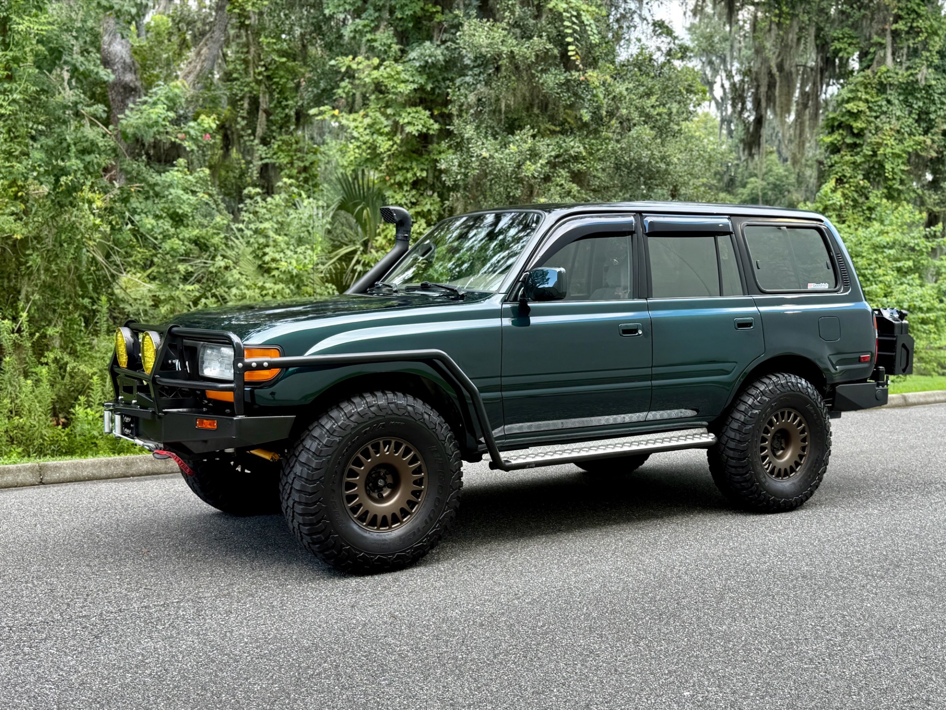 1996 Toyota Land Cruiser VX photo 3