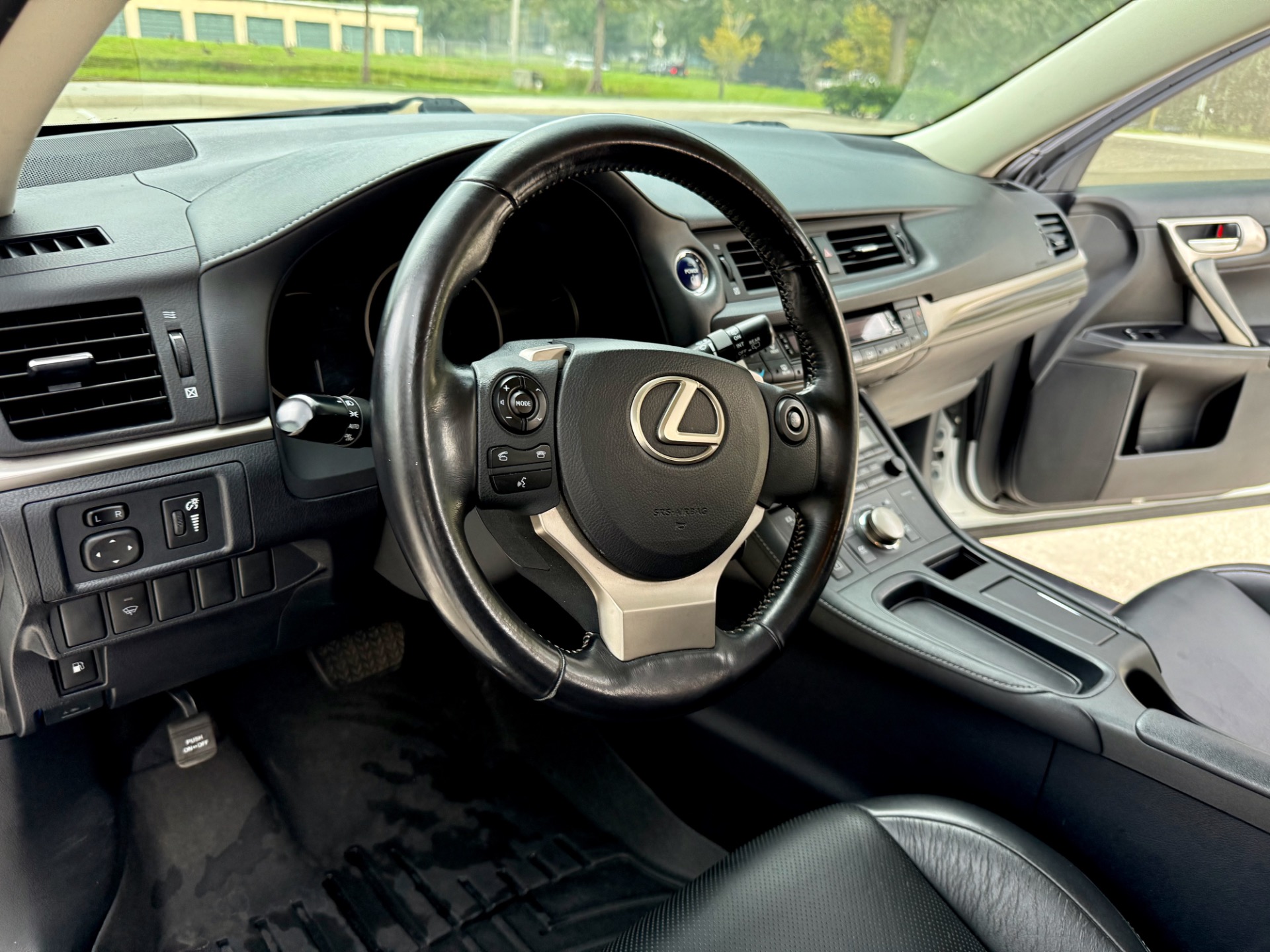 2016 Lexus CT 200h photo 11