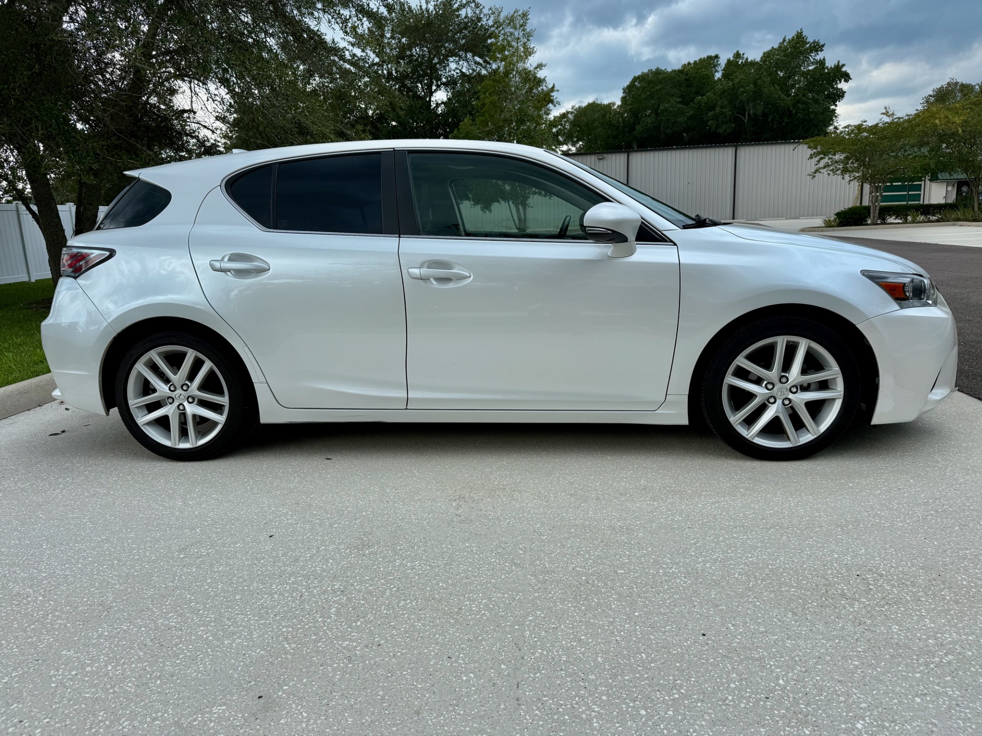 2016 Lexus CT 200h photo 8