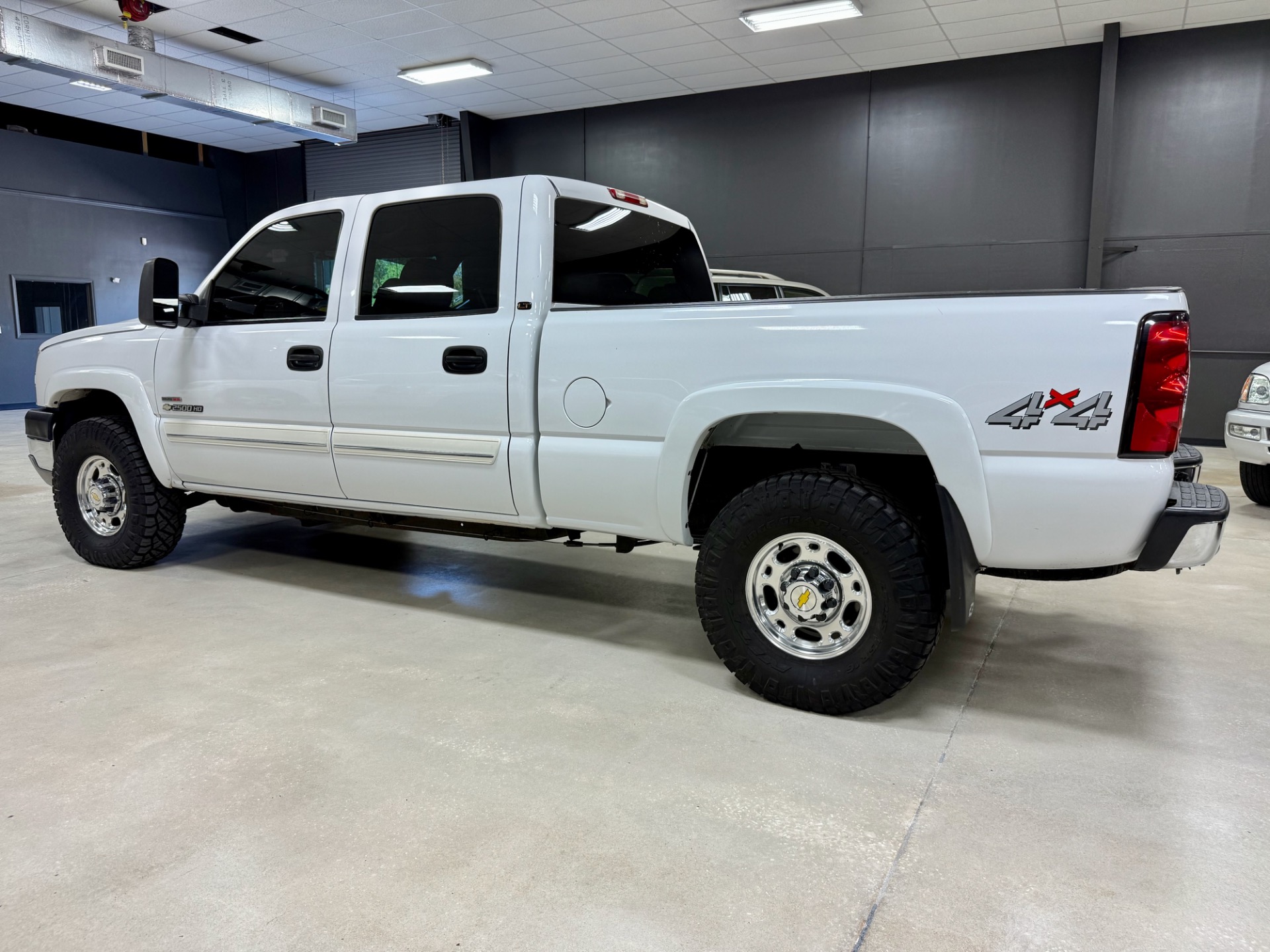 2005 Chevrolet Silverado 2500HD LT photo 10