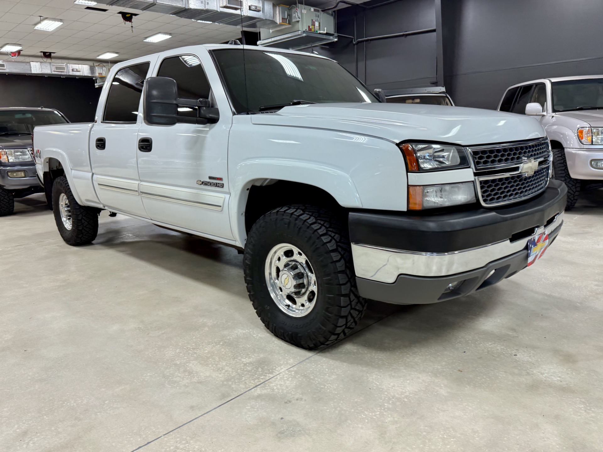 2005 Chevrolet Silverado 2500HD LT photo 2
