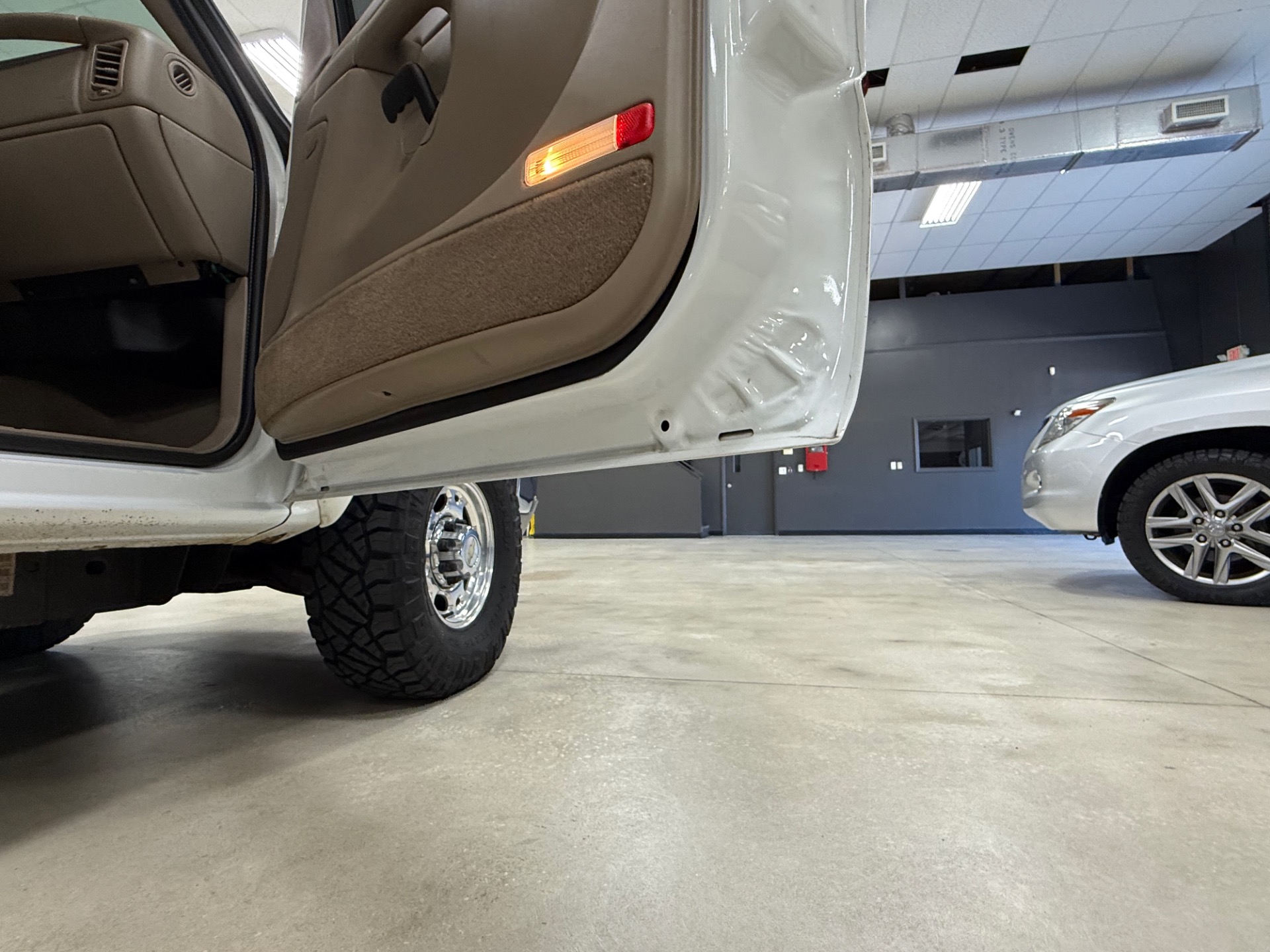 2005 Chevrolet Silverado 2500HD LT photo 24
