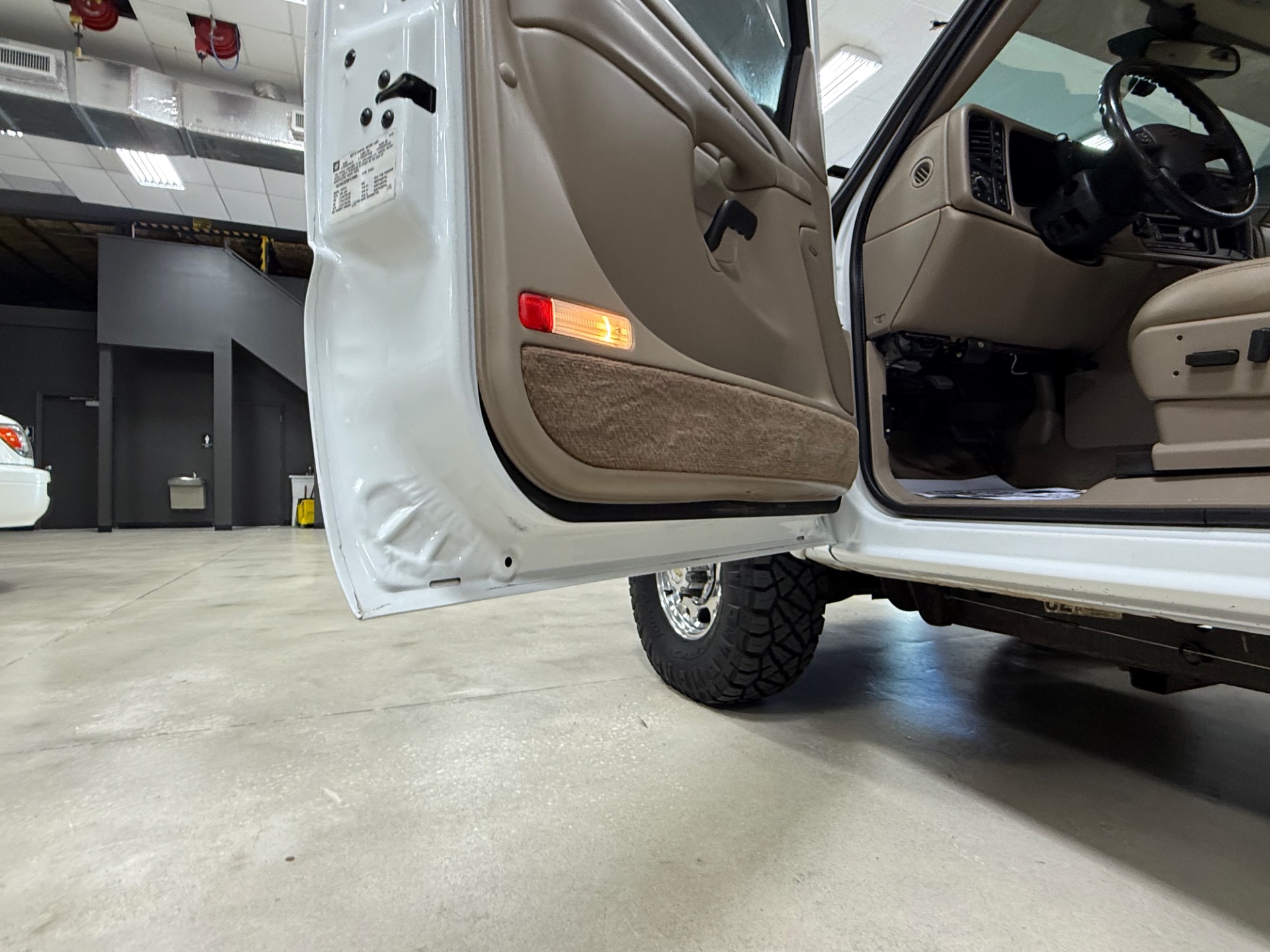 2005 Chevrolet Silverado 2500HD LT photo 25