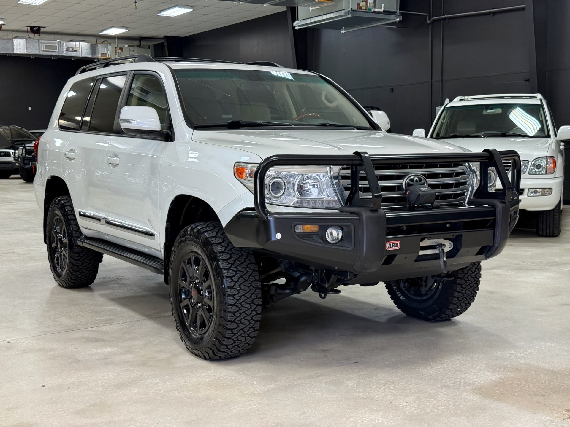 2015 Toyota Land Cruiser photo 8