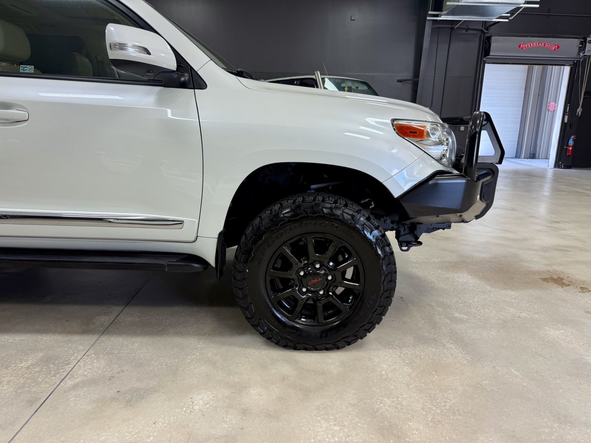 2015 Toyota Land Cruiser photo 9