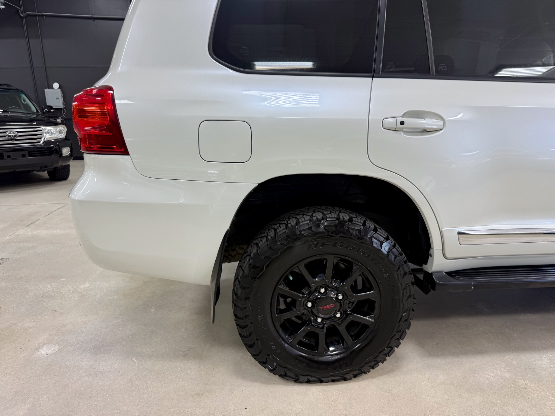 2015 Toyota Land Cruiser photo 11