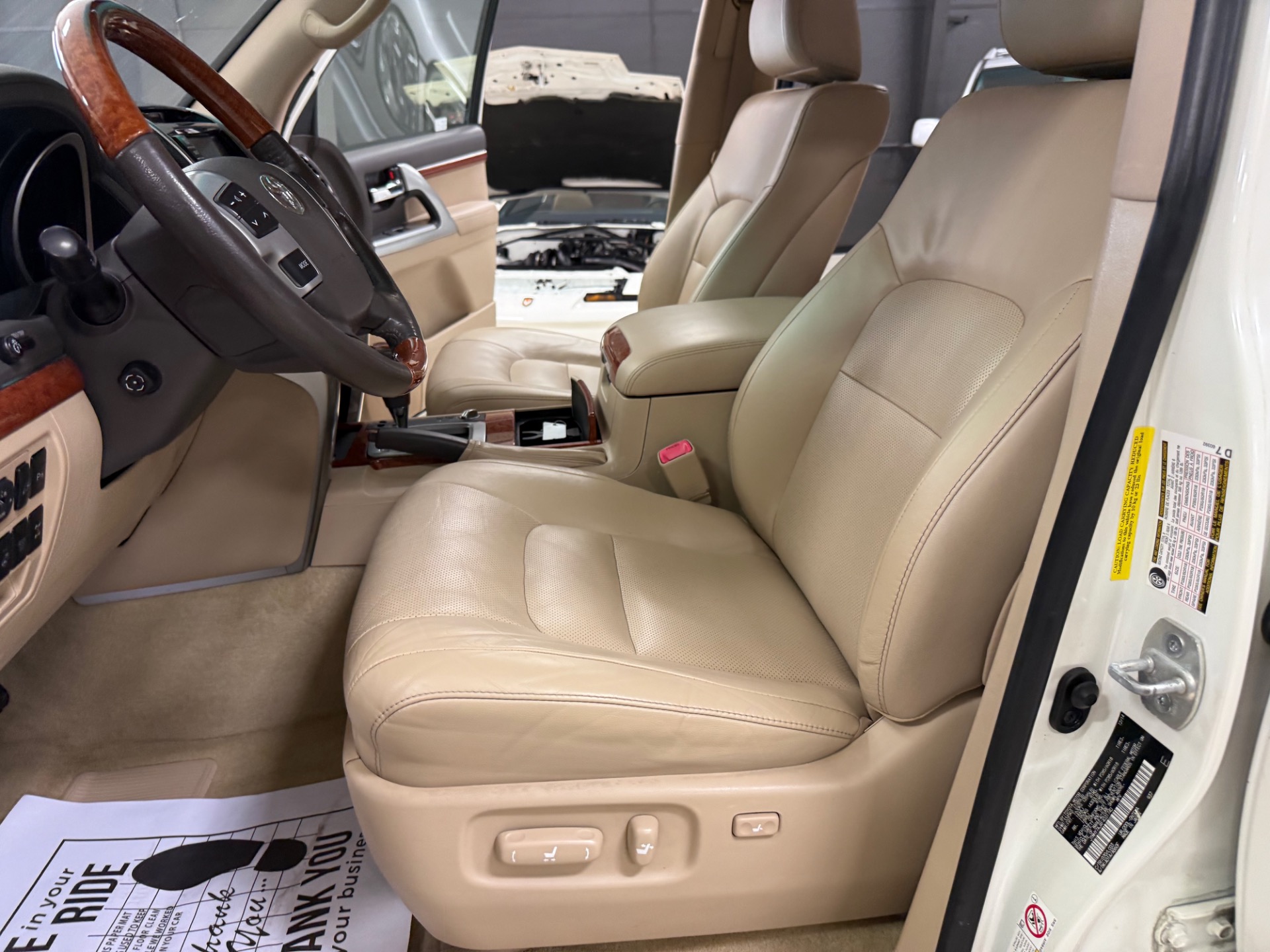 2015 Toyota Land Cruiser photo 15