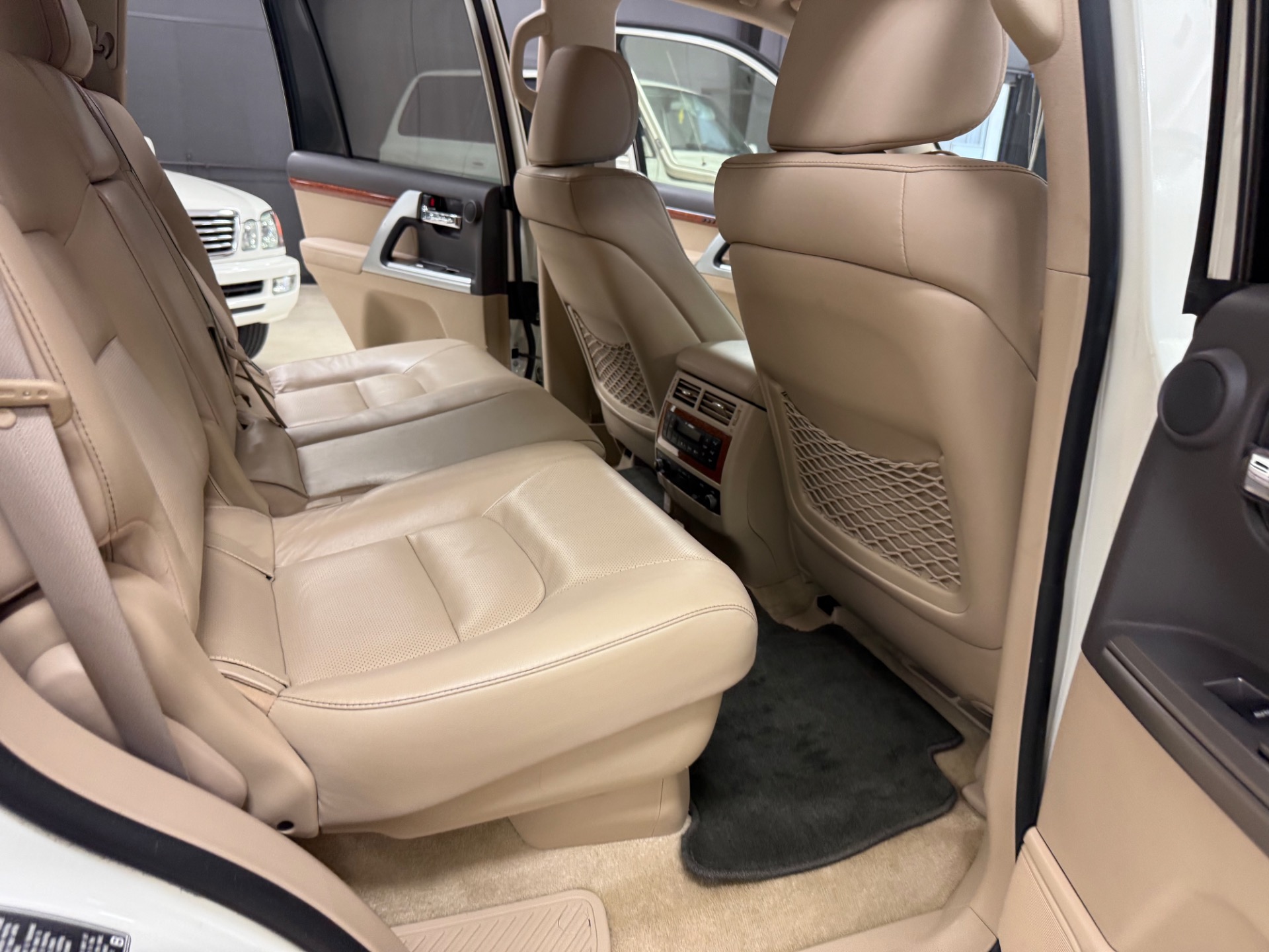 2015 Toyota Land Cruiser photo 19