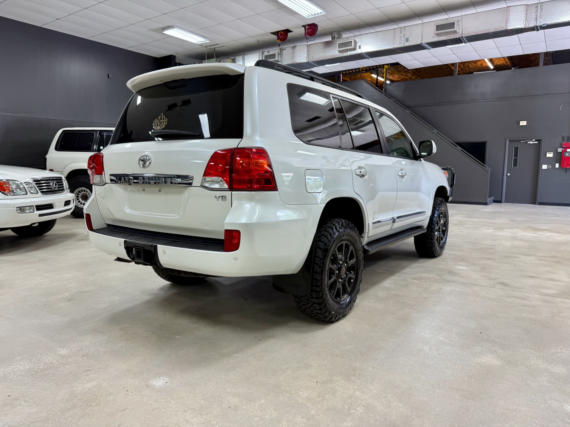 2015 Toyota Land Cruiser photo 2