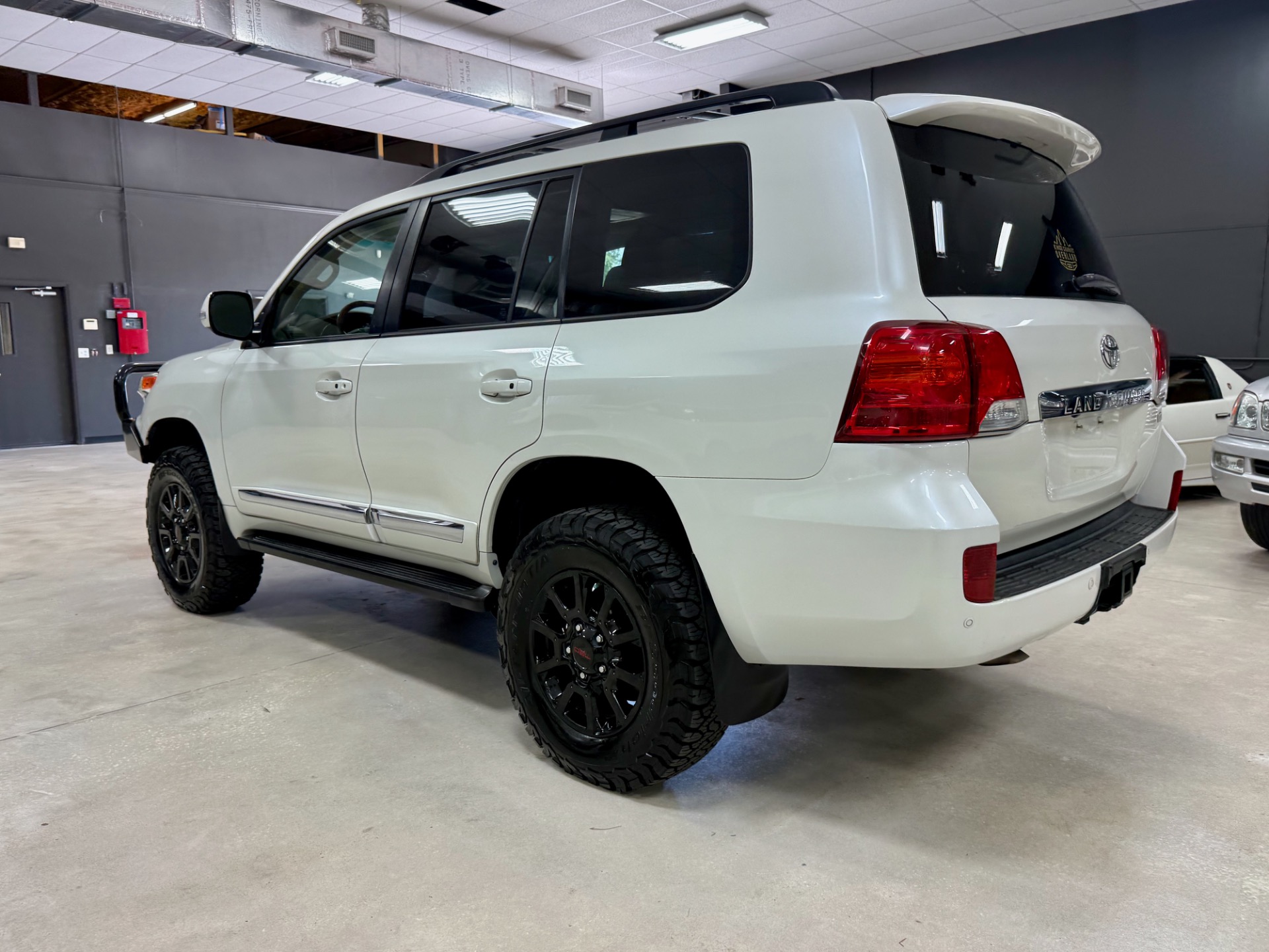 2015 Toyota Land Cruiser photo 4