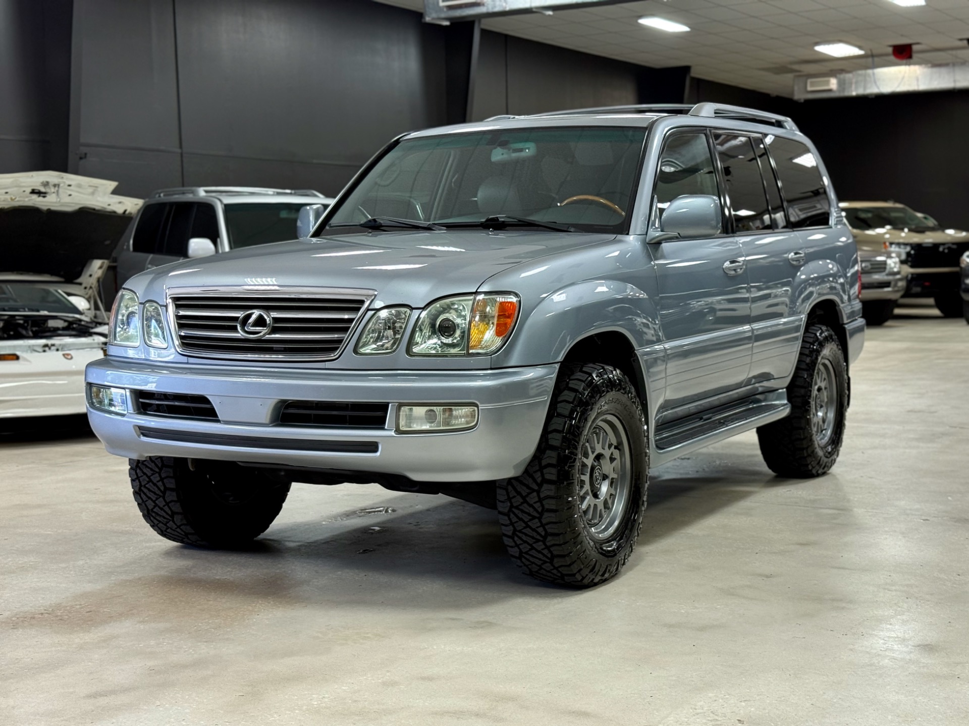 2005 Lexus LX 470 photo 7