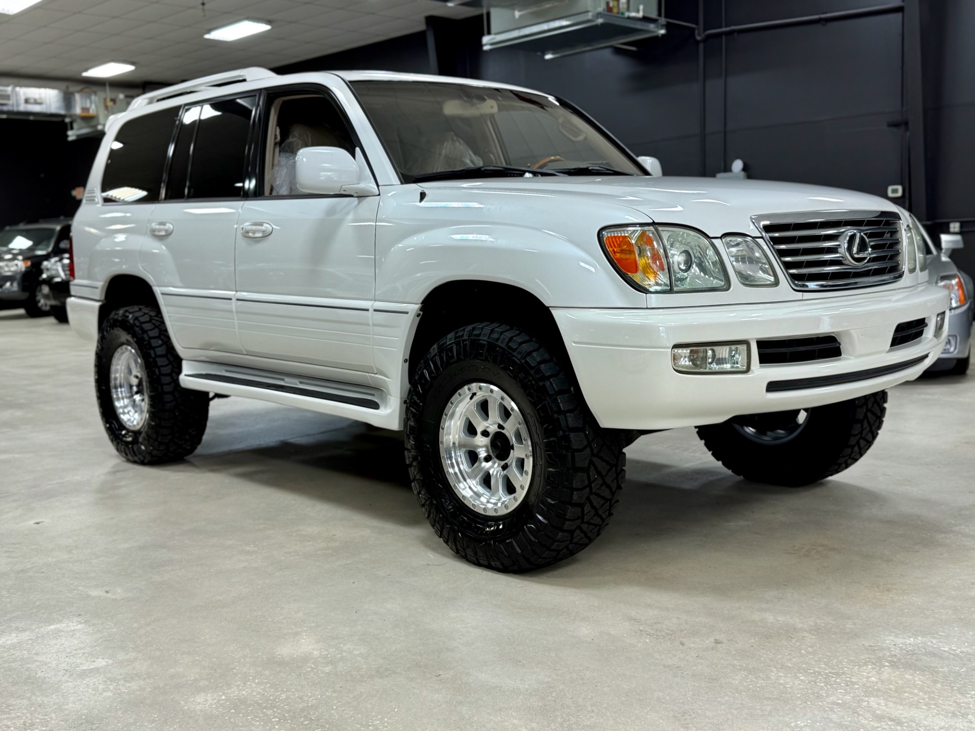 2006 Lexus LX 470 photo 4