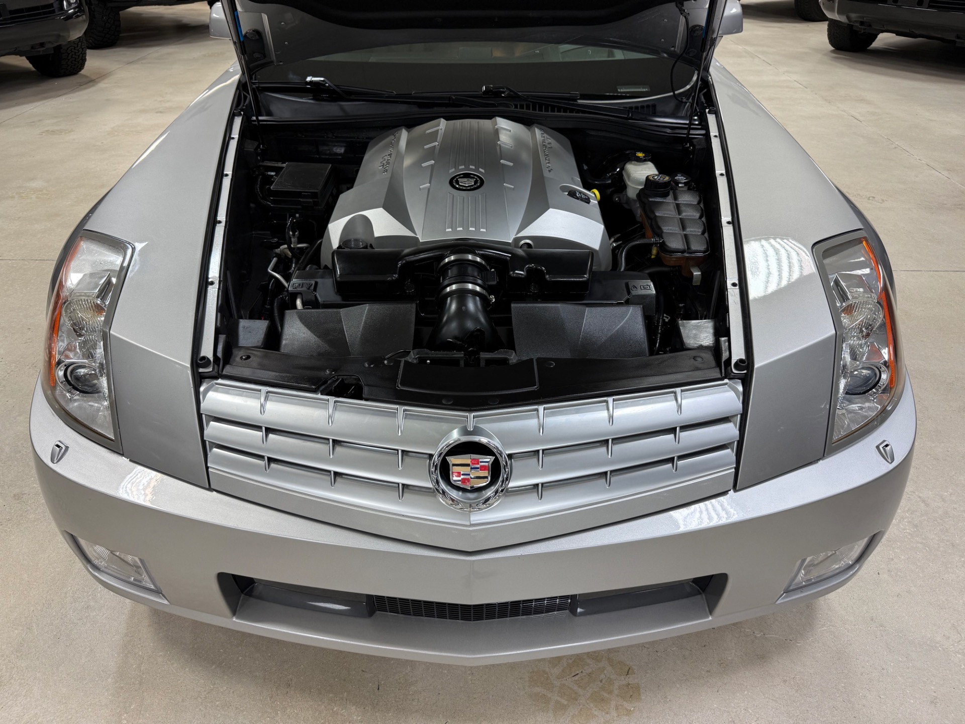 2006 Cadillac XLR photo 2