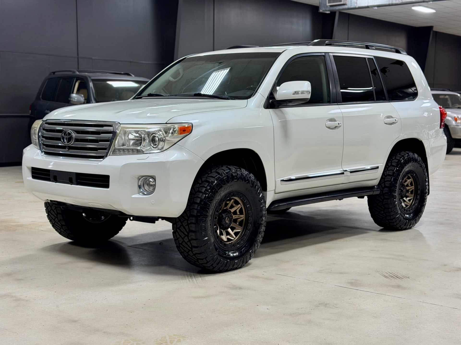 2013 Toyota Land Cruiser VX photo 4