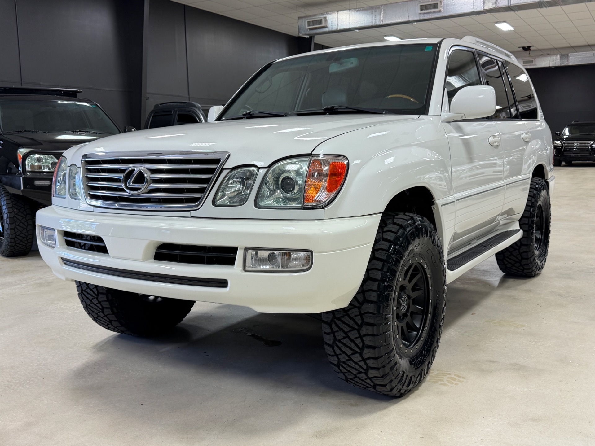 2006 Lexus LX 470 photo 4