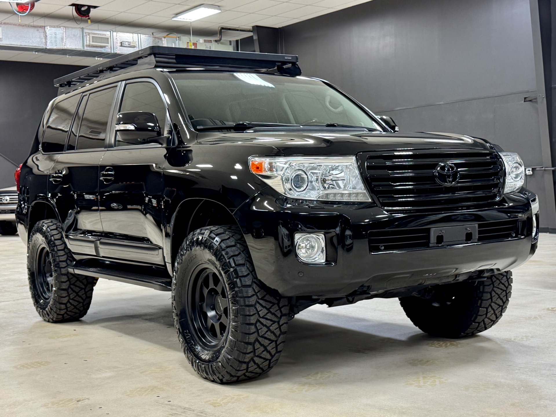 Stunning 200 Series Land Cruiser Photos